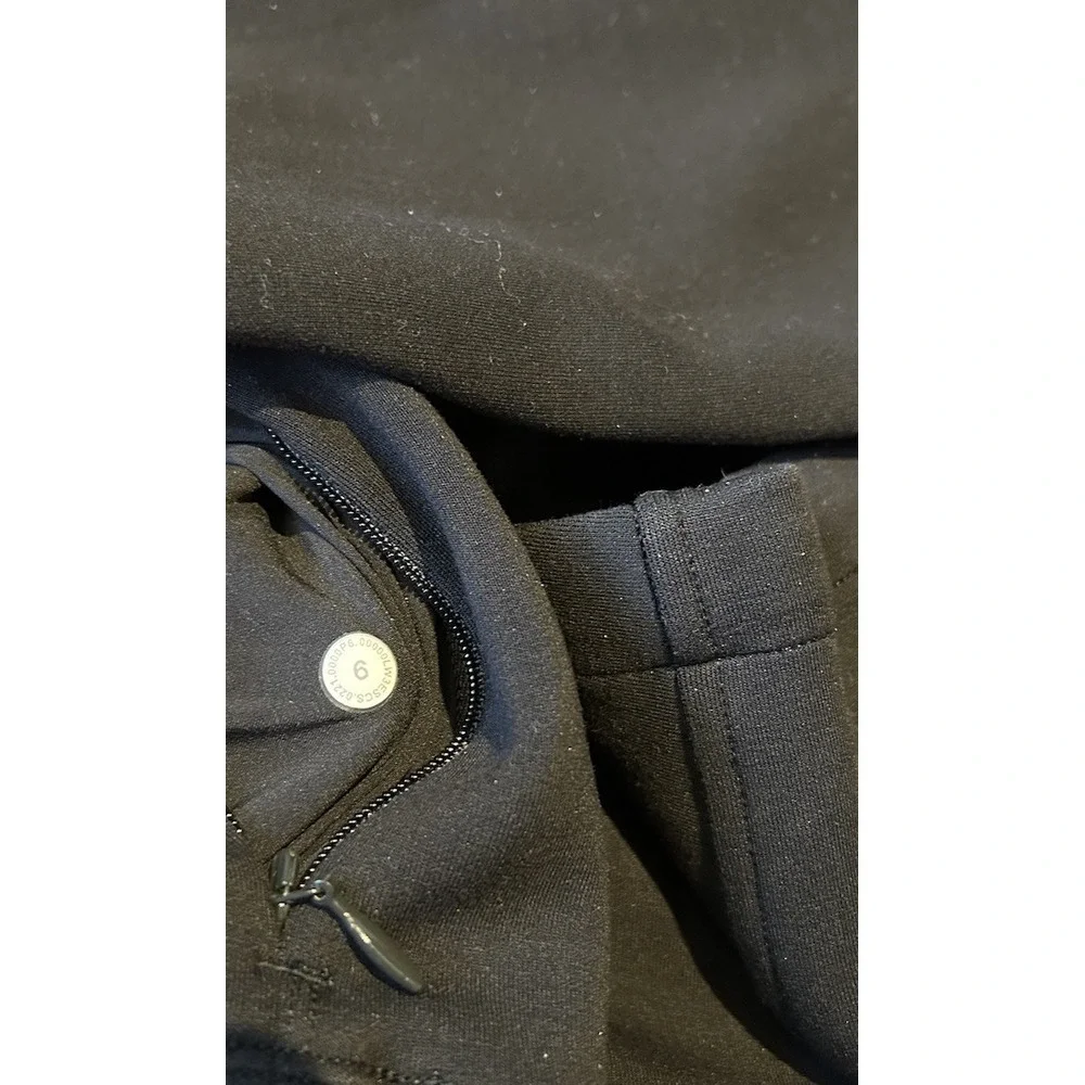 Lululemon Get Centered Cropped Hoodie Lululemon‎ Spellout Logo Size 6 Black